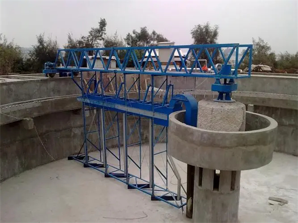 山东桁车式刮泥机定制